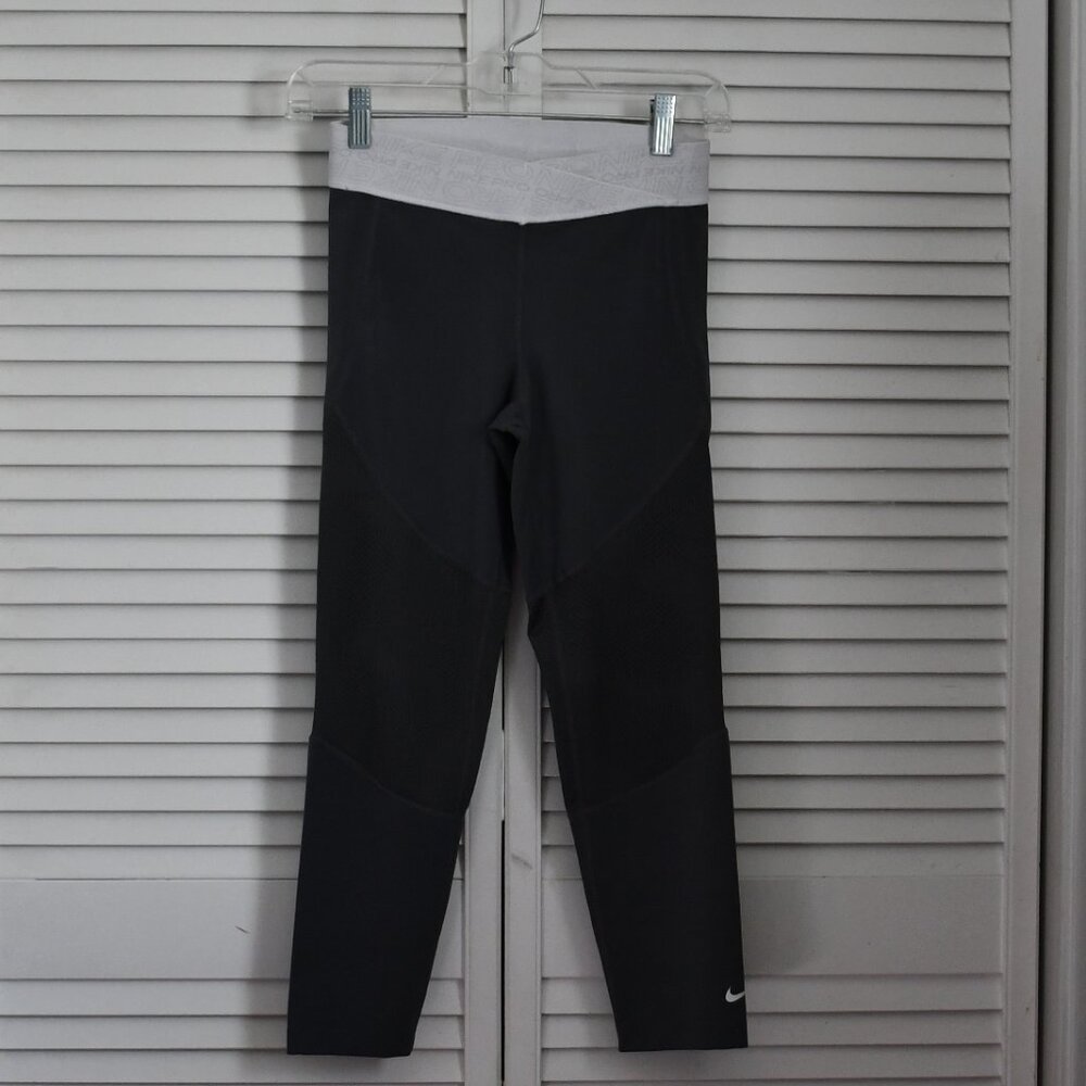 Women's NIKE PRO DRI-FIT Athletic Leggings